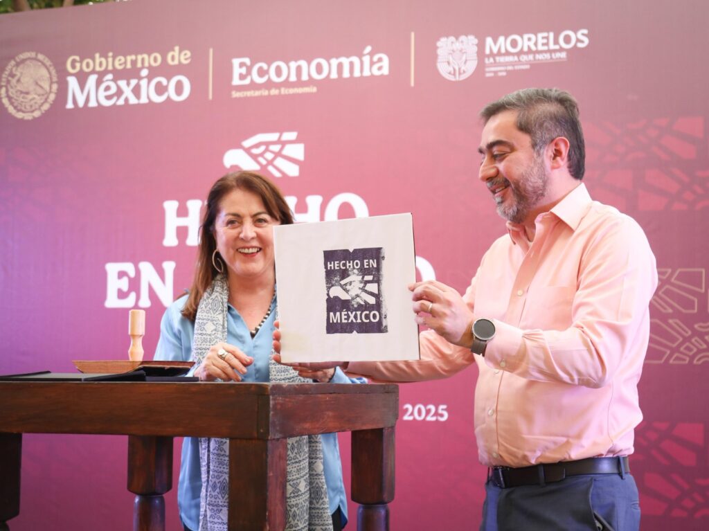 La gobernadora Margarita González Saravia y el subsecretario de Industria y Comercio, Vidal Llerenas Morales, encabezaron el relanzamiento de la marca Hecho en México.