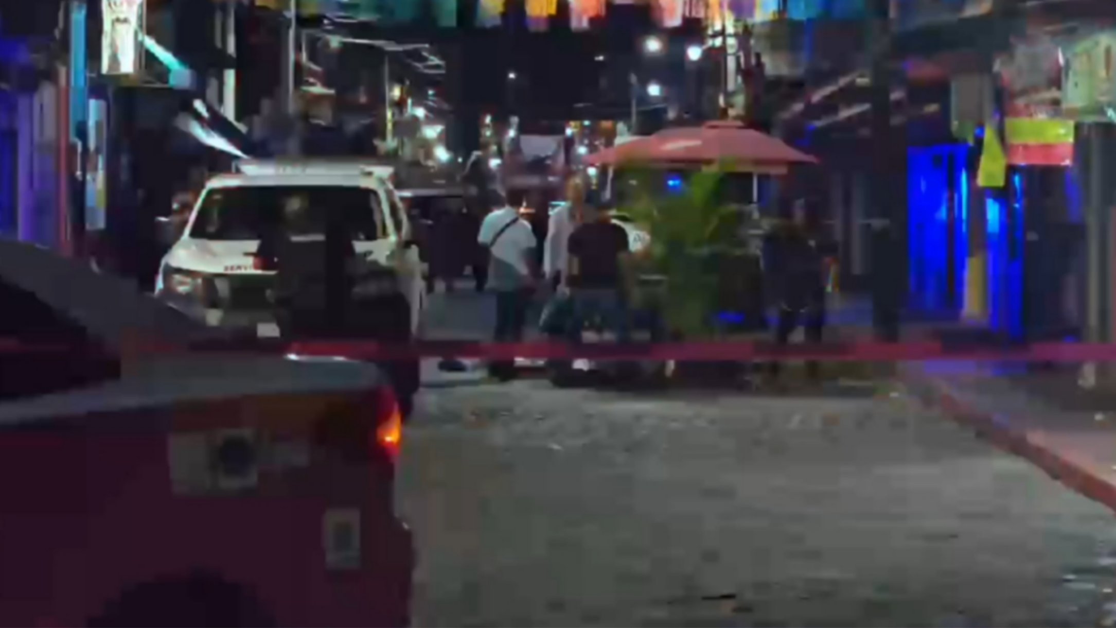 MATAN A HOMBRE EN PLENO CENTRO DE TLAYACAPAN