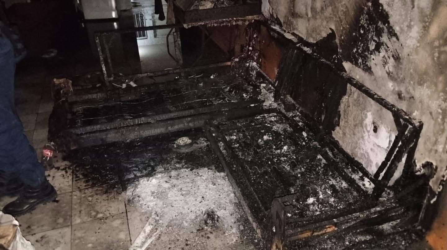 BOMBEROS DE JOJUTLA CONTROLAN INCENDIO EN BODEGA ABANDONADA