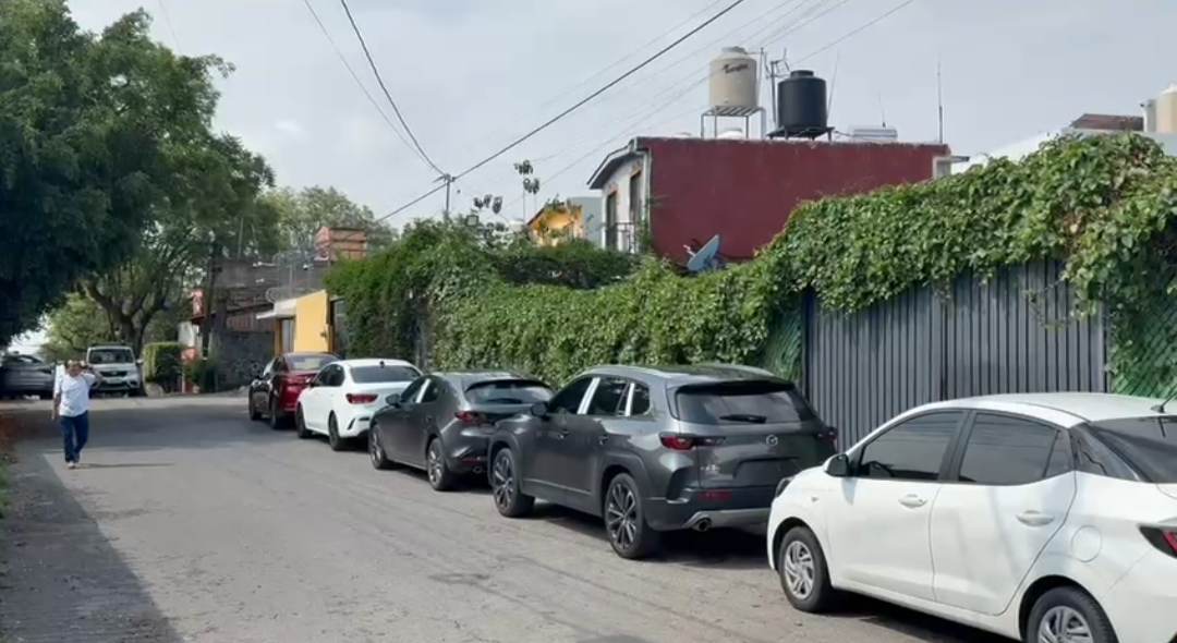 ROBAN SIETE VEHÍCULOS DE UNA AGENCIA EN LA COLONIA VOLCANES DE CUERNAVACA