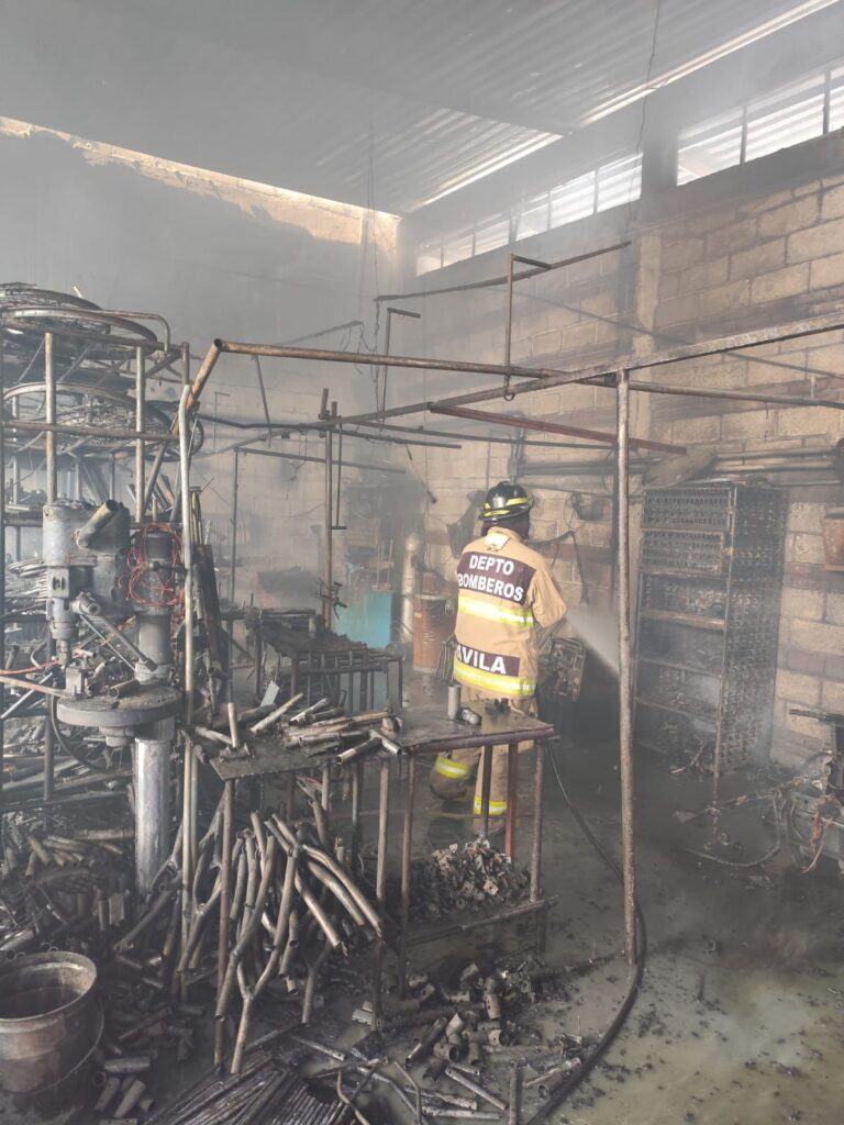 Controlan incendio en bodega de bicicletas en Cuautla sin lesionados