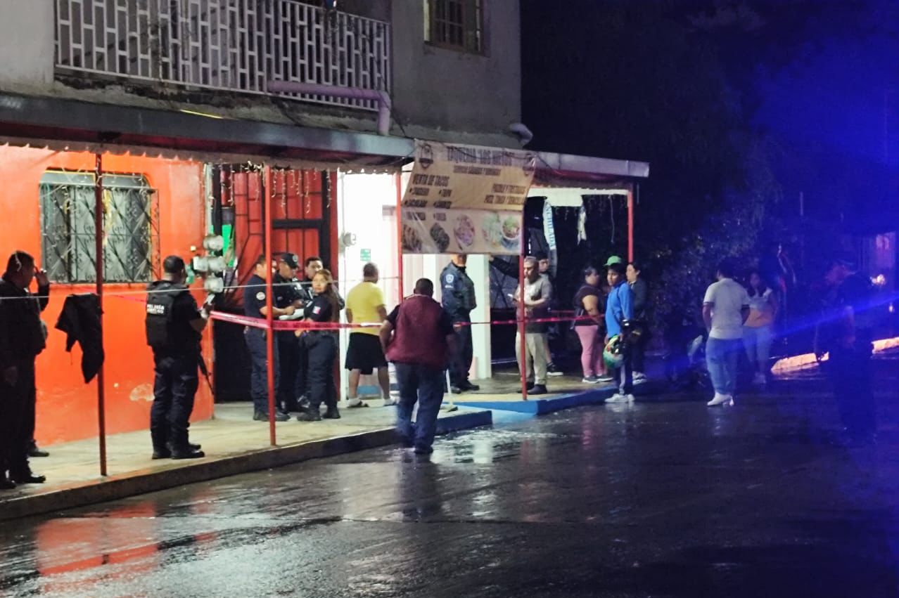 ASESINAN A BALAZOS A UN HOMBRE DENTRO DE UNA TAQUERÍA EN CUAUTLA
