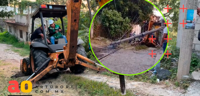 Alcalde de Emiliano Zapata tira poste de luz