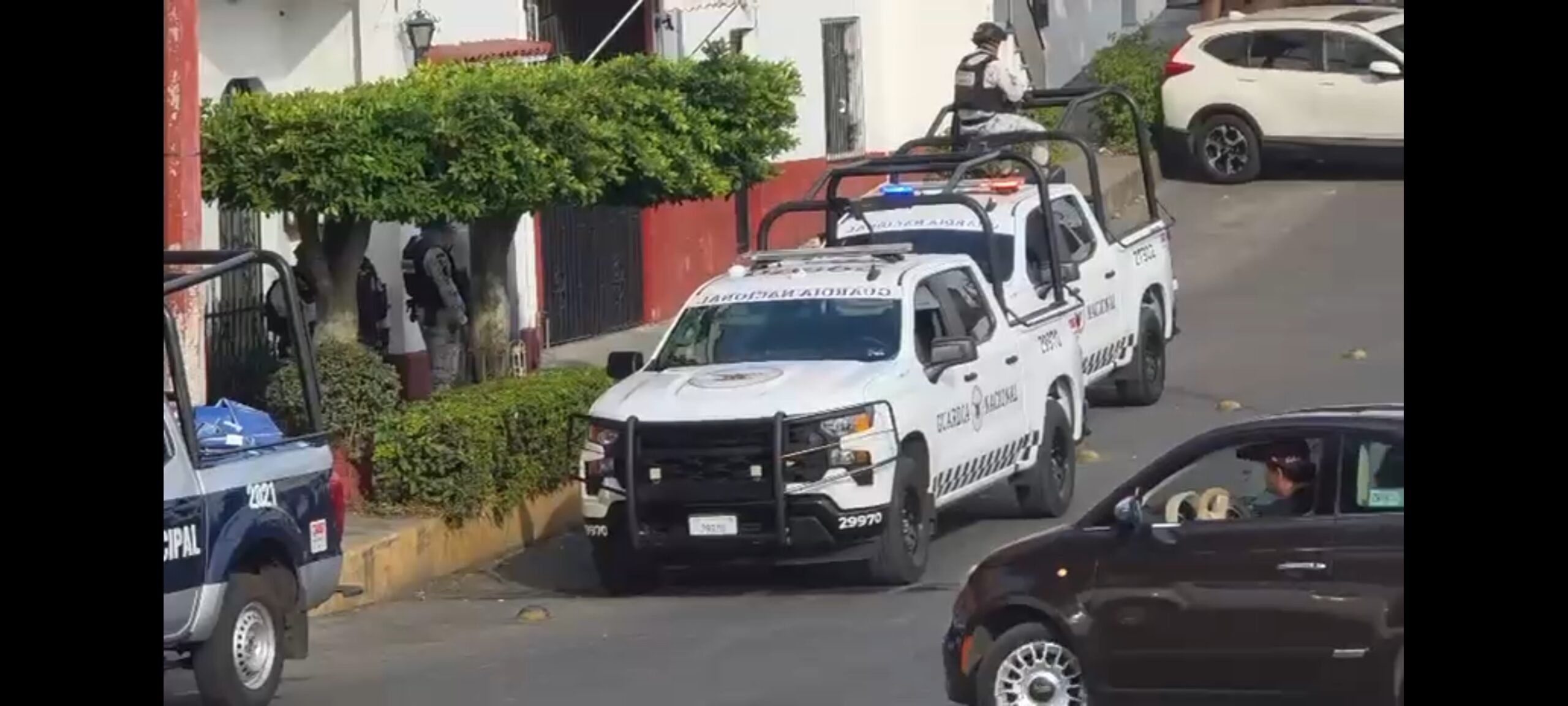 HALLAN CUERPO EN DESCOMPOSICIÓN BAJO EL PUENTE 2000