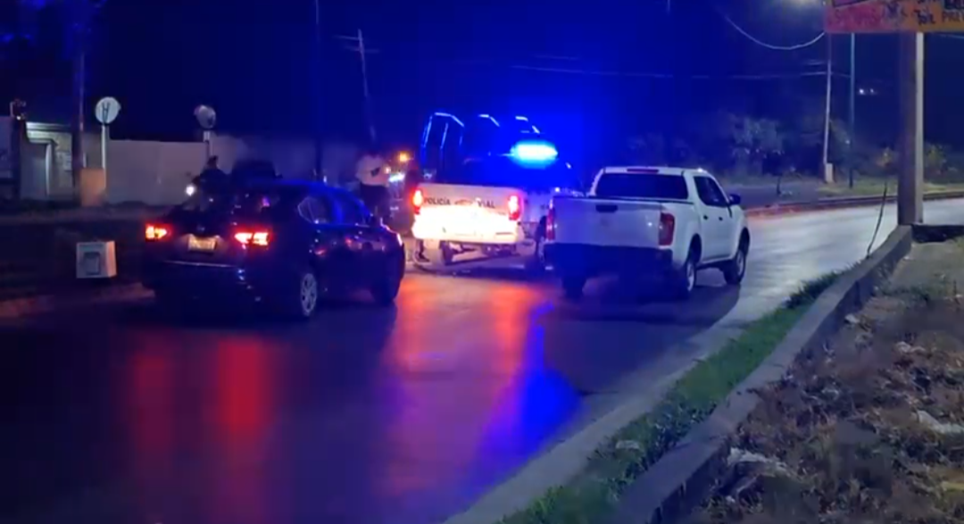 MOTOCICLISTA PIERDE LA VIDA TRAS DERRAPAR Y CAER EN UNA COLADERA EN JIUTEPEC