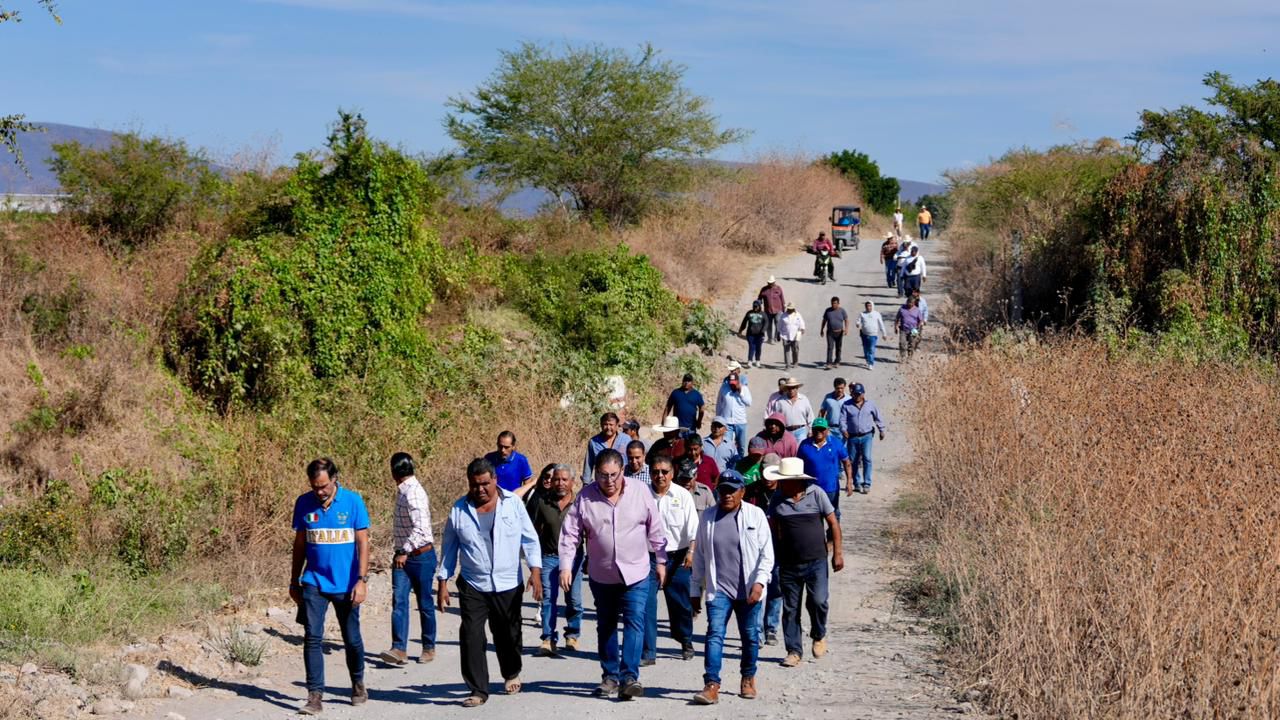 VÍCTOR MERCADO RECORRIÓ EL LIBRAMIENTO DE TELIXTAC EN AXOCHIAPAN