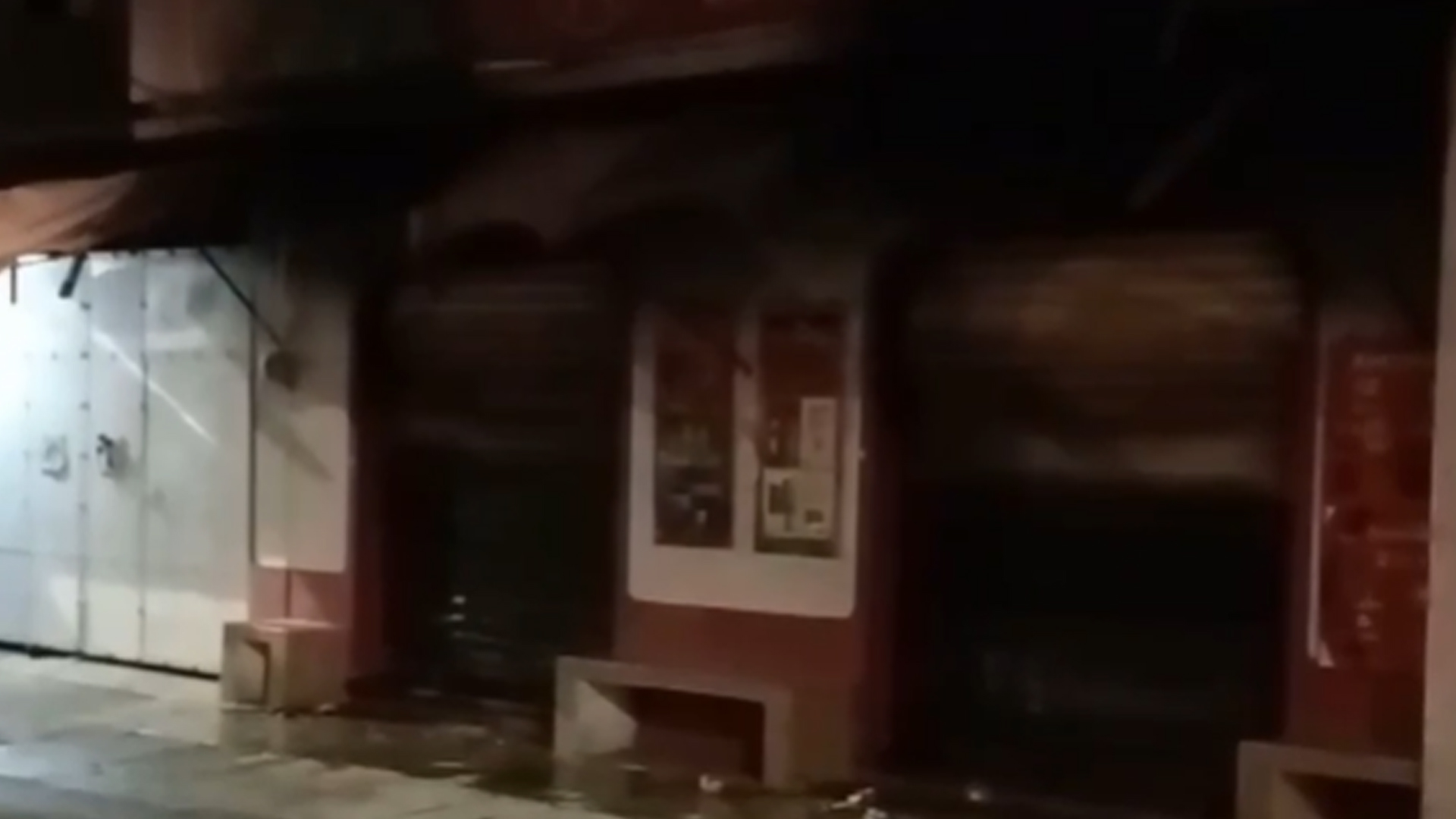 INCENDIAN UNA TIENDA DE ABARROTES POR PRESUNTA EXTORSIÓN EN YECAPIXTLA