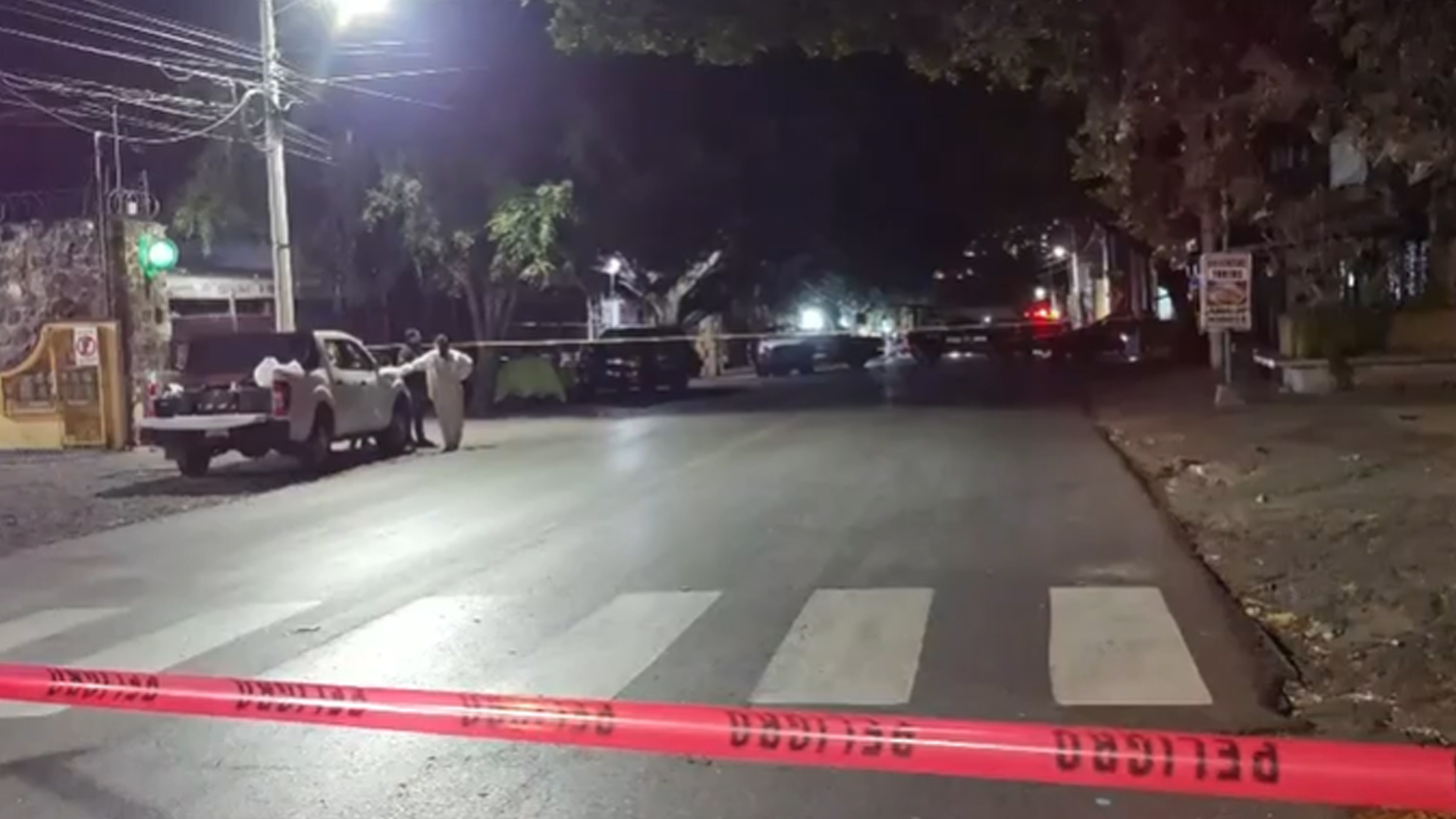 DELINCUENTES INTENTAN INCENDIAR AUTOLAVADO Y TERMINAN HERIDOS