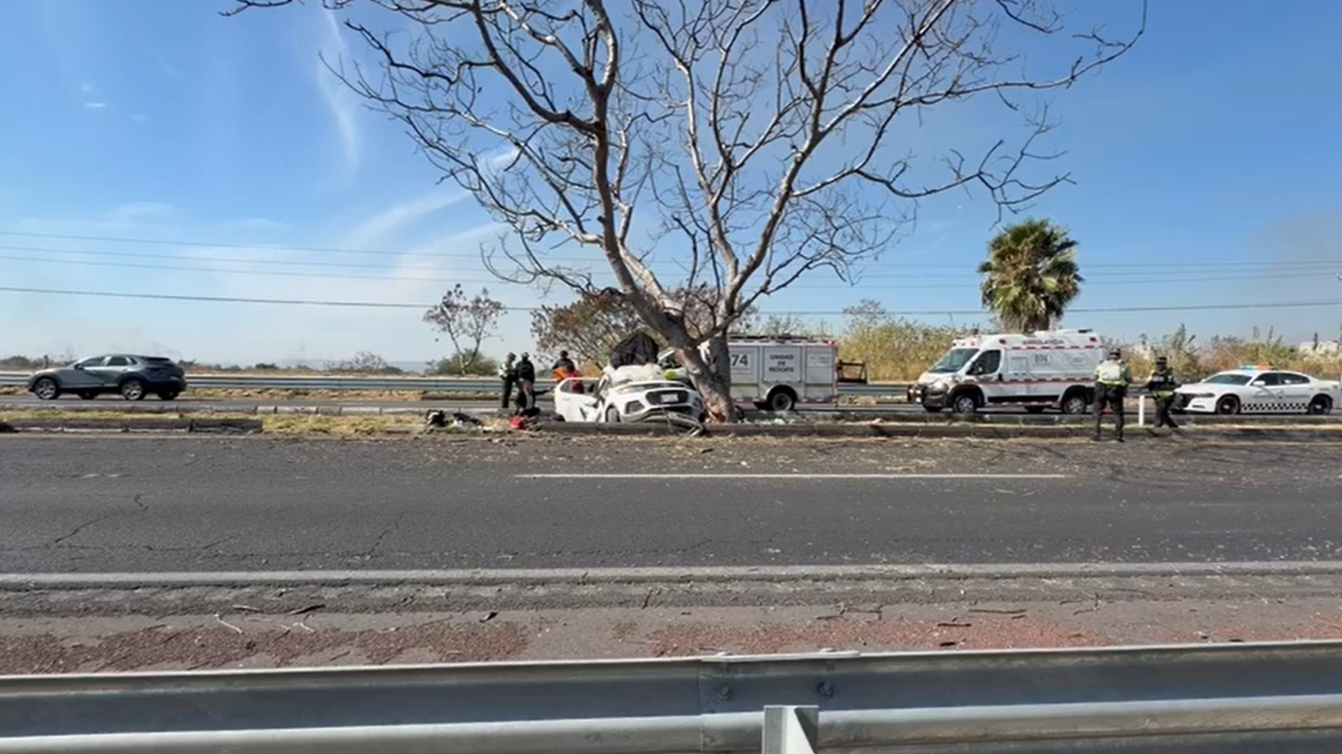 VOLCADURA EN LA PERA-CUAUTLA DEJA COMO SALDO UN MENOR FALLECIDO Y DOS HERIDOS