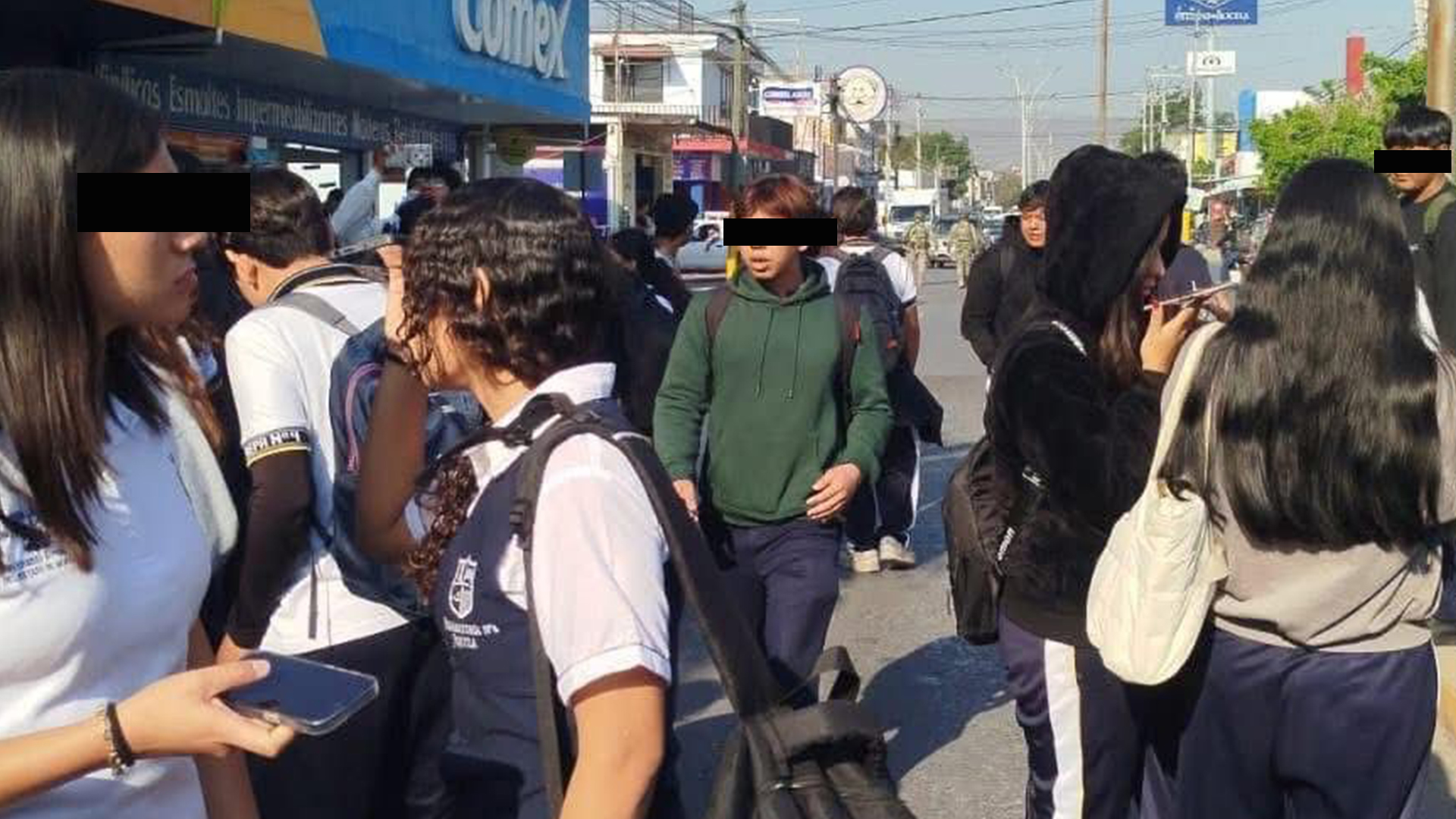 EVACÚAN  PREPARATORIA 4 DE JOJUTLA POR AMENAZA DE BOMBA