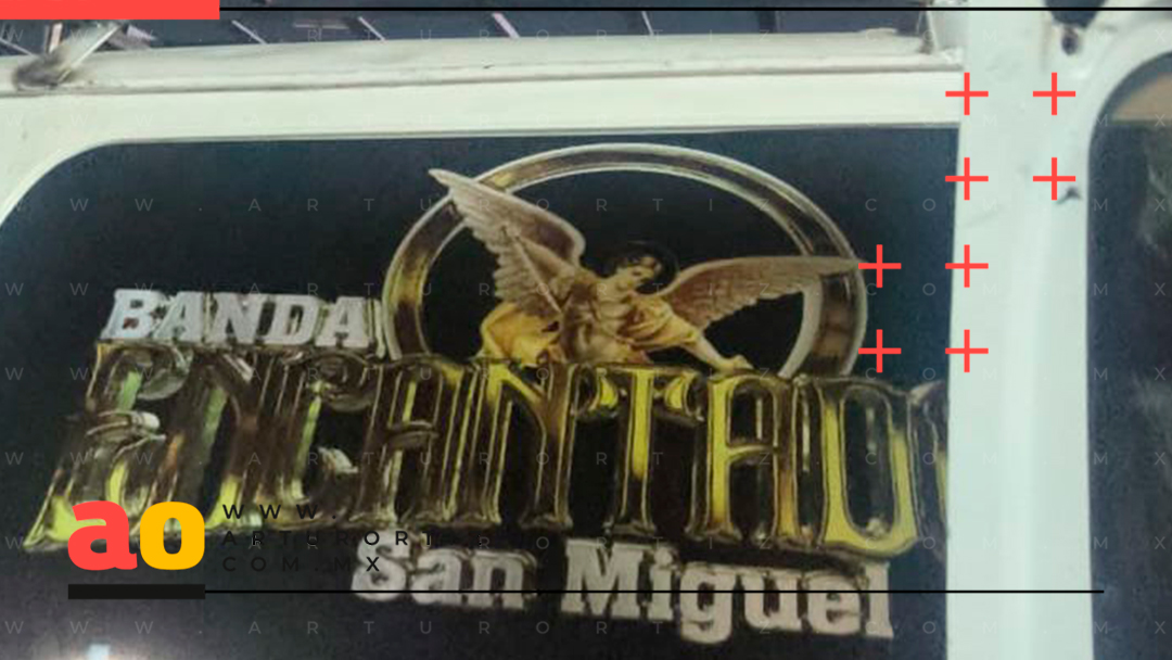 ROBAN INSTRUMENTOS MUSICALES A BANDA EN UN ESTACIONAMIENTO EN JIUTEPEC