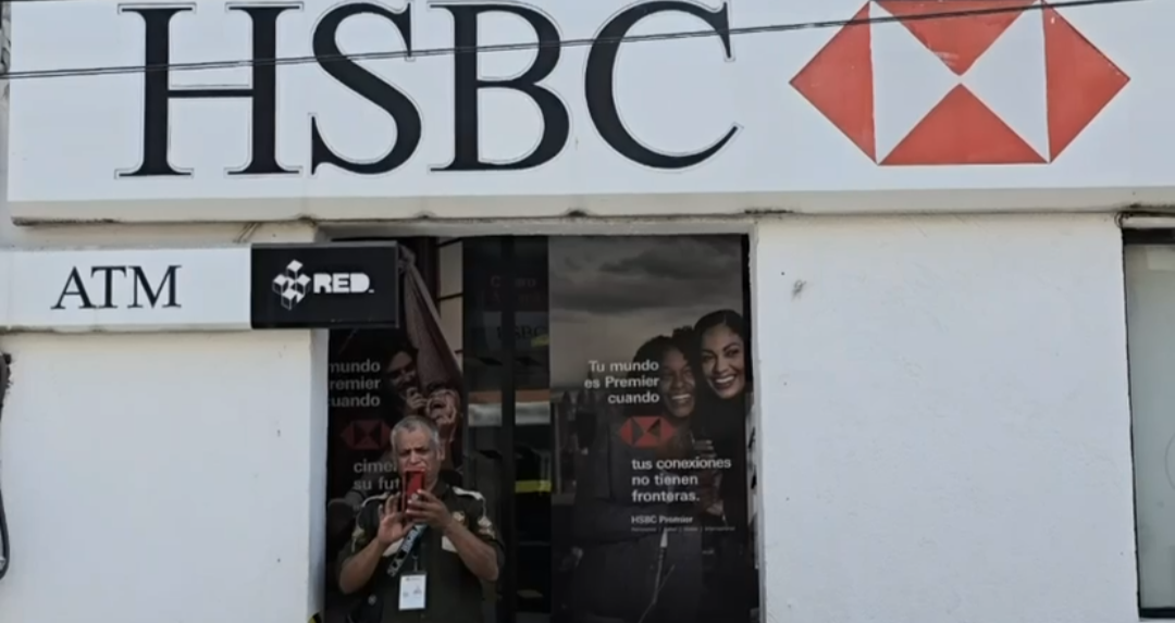 SAQUEAN SUCURSAL BANCARIA EN PLAZA COMERCIAL DE YAUTEPEC