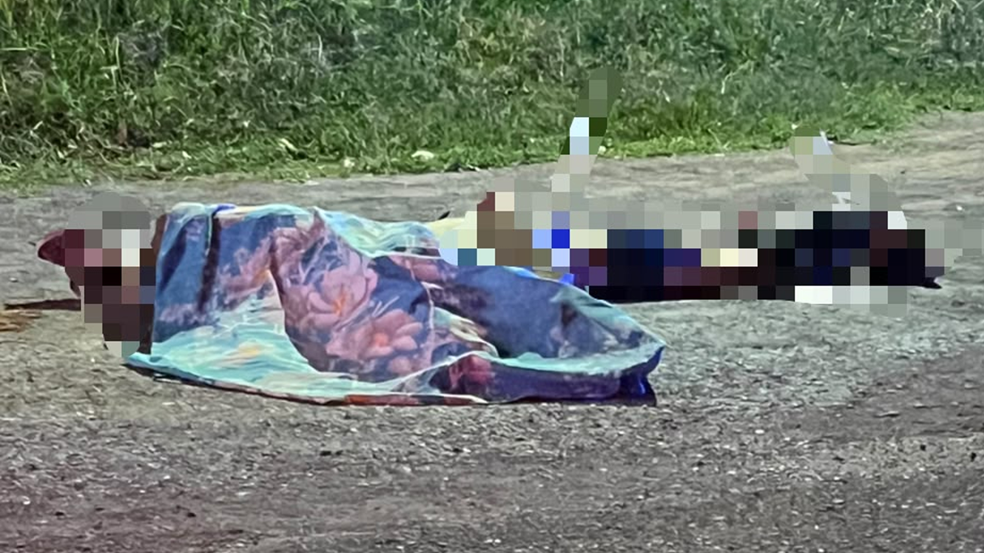 HALLAN A DOS HOMBRES EJECUTADOS Y CON MENSAJE DE AMENAZA EN YECAPIXTLA